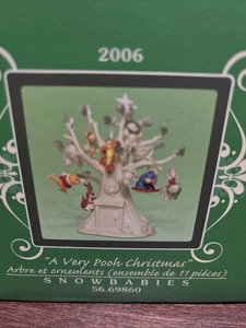 A Very Pooh Christmas Snowbabies 2006 Statue Neu - Bild 1 von 3