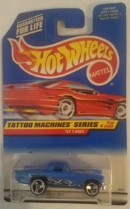 Máquina de tatuaje Hot Wheels 57 T-Bird Blue #685 1998 serie 1 de 4 nueva en paquete - Imagen 1 de 6