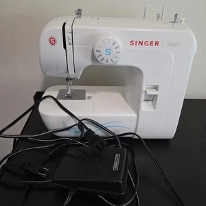 Singer Start Electric Sewing Machine Model 1304 - Picture 1 of 7