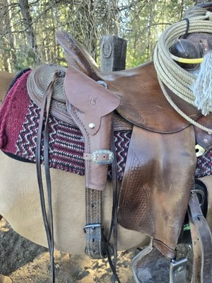 Heritage Rough Rider 马鞍枪套 22 LR 6.5 英寸 Barrle — 第 1/4 张图片