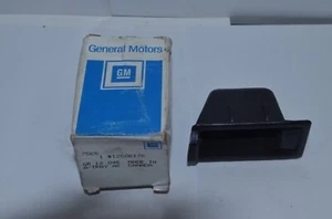 1991-1999 NOS GM AURORA BONNEVILLE PARK AVE ROADMASTER DOOR ASHTRAY 12506176 - Picture 1 of 6