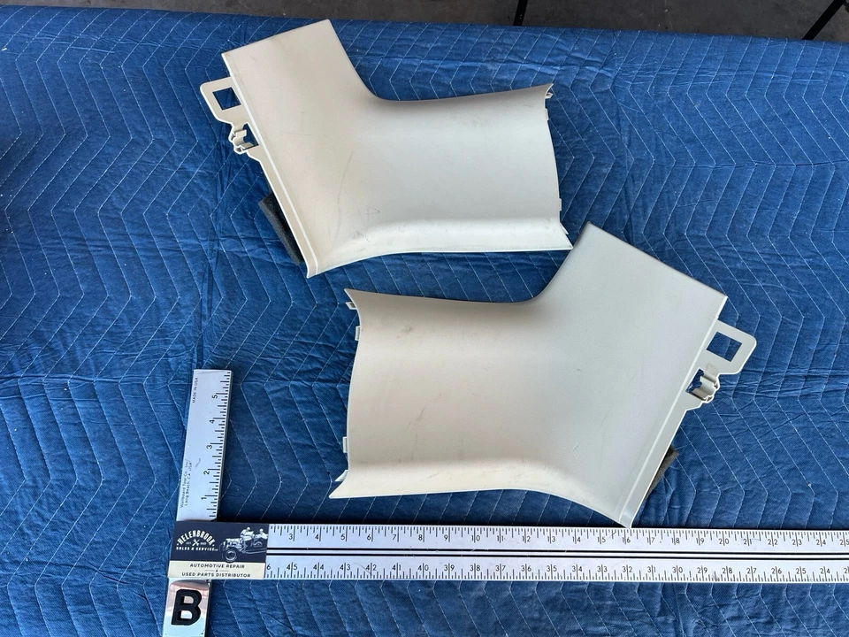 Volvo XC70 2008-2013 camioneta solo par de molduras de pilar D bronceado izquierdo y derecho OEM #4368E Foto 1 de 4