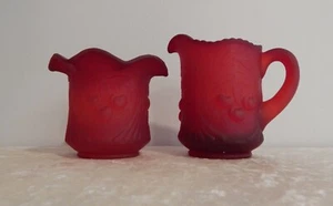 LG WRIGHT FENTON GLASS SATIN RUBY RED CHERRY WREATH CREAMER SUGAR CONDIMENT SET - Picture 1 of 4