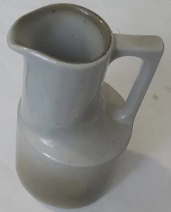 kleiner Krug, hinterlegtes Modell 22, BRENNE Grand Fire Steinzeug, Frankreich - Bild 1 von 6