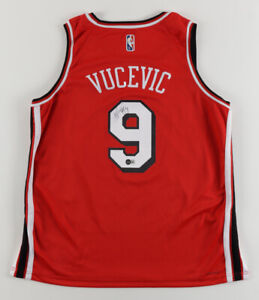 Nikola Vucevic Signed Chicago Bulls Jersey (Beckett) 2xNBA All Star Center 