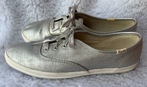 KED'S ~ CHAMPION IRIDESCENT SILVER SATIN LACE-UP SNEAKERS ~ WF58391 ~ Size 8 - Picture 1 of 12