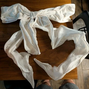 POTTERY BARN TEEN Loveshackfancy Bow Tree Topper-Ivory-STUDIO SAMPLE - Picture 1 of 3