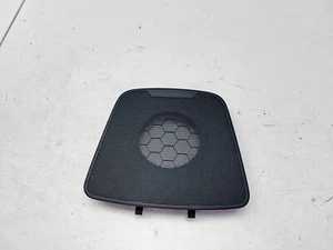 HYUNDAI SANTA FE MK3 CENTRE DASHBOARD SPEAKER TRIM GRILL COVER 84715-2W000 2016 - Picture 1 of 13