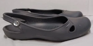 Zapatos planos Crocs Olivia negros sin cordones con correa en el tobillo y diamantes de imitación. Mujer Talla 8. - Imagen 1 de 9