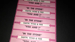 TIRA JUKEBOX (1) TIERRA VIENTO Y FUEGO En La Piedra/Tú Y Yo 45 L@@K! - Imagen 1 de 1