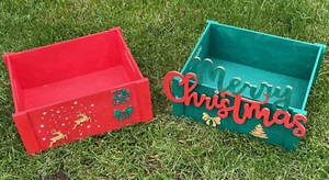 2 x Decorated red/green wooden boxes 26x20x11cm - great for Xmas gifts/display - Picture 1 of 4