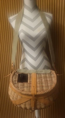 Creel de pesca tejido antiguo/de colección de mimbre y cuero 15 x 9 pulgadas Foto 1 de 4