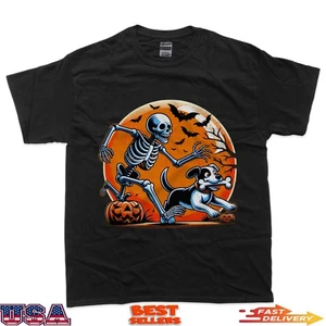 Camiseta Divertida Amantes de los Perros Humor Espeluznante Halloween Esqueleto Persiguiendo Perro - Imagen 1 de 6