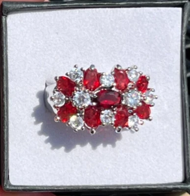 Granate fino y zafiro blanco bellamente creado de 5,00 ctw talla 7  Foto 1 de 4