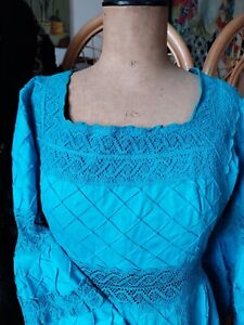 Idéale reconstitution, à porter. Robe longue doublée vintage turquoise Coton