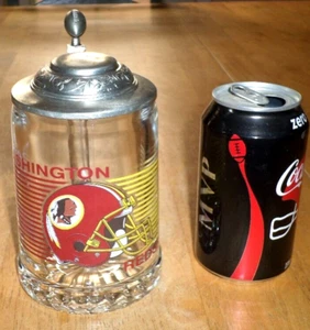 [NFL] WASHINGTON REDSKINS FOOTBALL TEAM, JUMBO, CLEAR GLASS BEER MUG + METAL LID - Picture 1 of 15