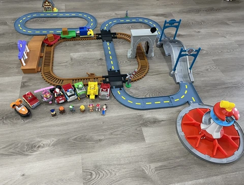 Paw Patrol Adventure Bay Mega Roll Track Complete Set Racers RoboDog Fig Lot HTF Cover
