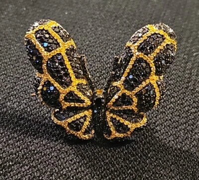 Anillo pavé de circonitas negras y doradas mariposa Noir, latón chapado en rodio  Foto 1 de 4