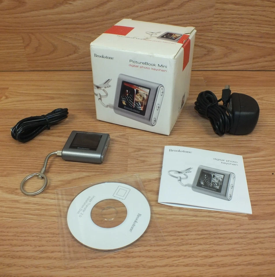 Brookstone PictureBook Mini 1.4" LCD Color Screen Digital Photo Keychain **NEW** - Image 1 of 4