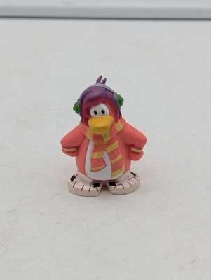Figura Pingüino Disney Club 2" Jakks TRAJE DE INVIERNO Rosa Usado Foto 1 de 4