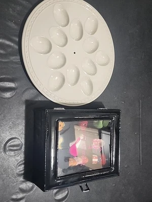 Plato de huevo de vacaciones Nora Fleming con 9 dijes Foto 1 de 4