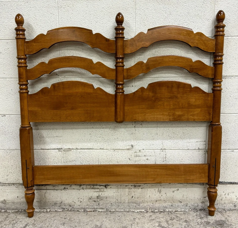 Cabecero estilo colonial tamaño doble arce nuez moscada reliquia Ethan Allen vintage Foto 1 de 4