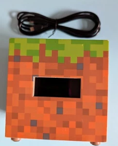 💥Minecraft Alarm Clock USB Dirt Block Paladone Cool Fun Gamer Gift Glows Desk - Picture 1 of 7