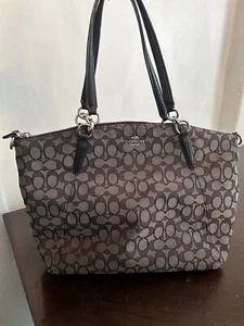 Coach Kelsey Umhängetasche aus charakteristischem Jacquard - grau Vollmuster - Bild 1 von 19