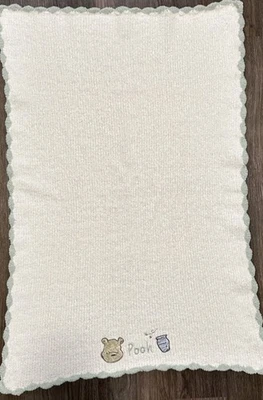 迪士尼经典小熊维尼婴儿毯霜绿边刺绣 30 X 48 — 第 1/3 张图片