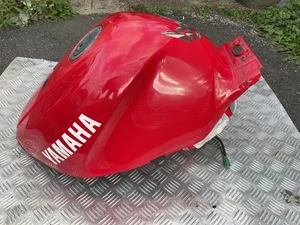 YAMAHA YZF600 THUNDERCAT KRAFTSTOFFTANK ROT - Bild 1 von 4