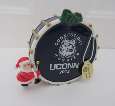 ¡NUEVO CON ETIQUETAS! Danbury 2012 como nuevo Universidad de Connecticut Huskies adorno de tambor de Navidad Foto 1 de 4