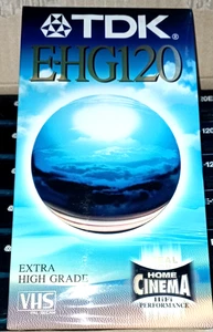 TDK E-HG 120 VIDEOTAPE VHS VIDEOCASSETTA VERGINE - Foto 1 di 1