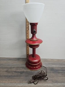 Vintage rot lackierte Deko Metall Lampe mit Glasschirm - Bild 1 von 15