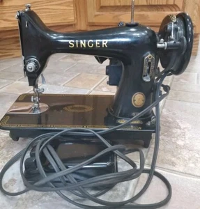 Vintage Singer 99K Sewing Machine EK192736 - Picture 1 of 6
