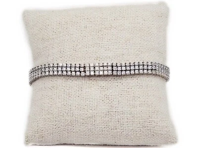 Brazalete Hearts On Fire de oro blanco de 18 k con triple hilo de diamantes naturales de 6+ quilates Foto 1 de 4