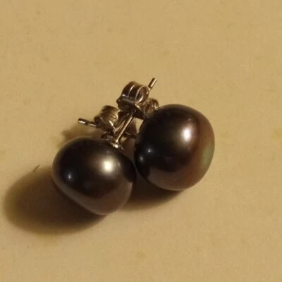 Pendientes Honora de plata esterlina iridiscente negro perlas de 8 mm con bolsa Foto 1 de 4