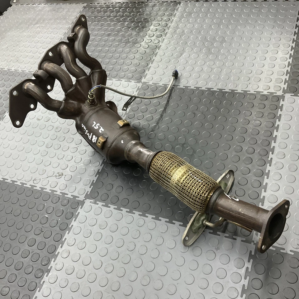 Ford Fusion 2015-2019 colector de escape 2,5 L OEM Foto 1 de 4