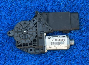 03 - 10 VW Beetle Convertible Right Pass Window Regulator Motor 1Y1 959 802 D - Picture 1 of 3
