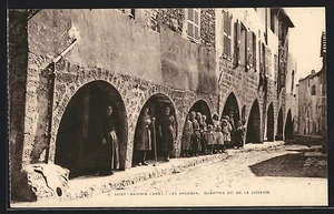 CPA Saint-Maximin, Les Arcades, Quartier dit de la Juiverie - Photo 1/2