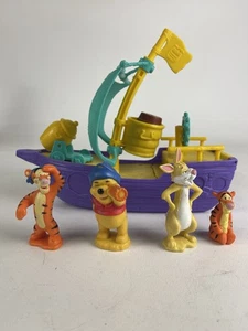 JUEGO DE BARCO PIRATA WINNIE THE POOH AHOY THERE POOH 1999 DE COLECCIÓN no completo - Imagen 1 de 5