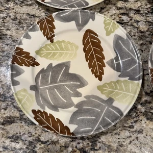 Crate and Barrel Nikko Reflections Salatteller 4er Set (2 Sets verfügbar) Blatt - Bild 1 von 4