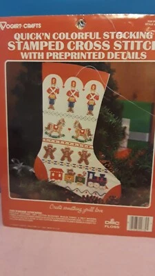 复古圣诞袜十字绣套件 NOS 玩具游行士兵火车 Vogart 2793 — 第 1/2 张图片