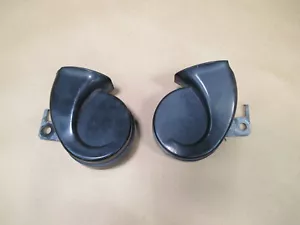 🥇98-00 LEXUS UCF20 LS400 SET OF 2 HIGH & LOW TONE NOTE PITCH HORN SIGNAL OEM - Picture 1 of 12