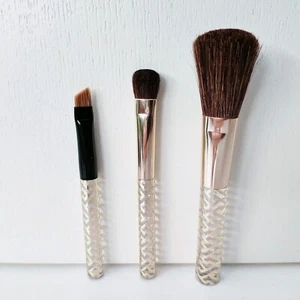 Juego de 3 brochas Estee Lauder, polvo facial, sombra de ojos y cepillo delineador en ángulo, ¡NUEVO! - Imagen 1 de 8