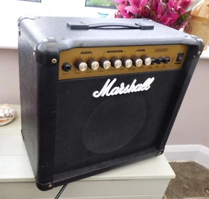 Marshall G15R CD guitar amplifier - Picture 1 of 3