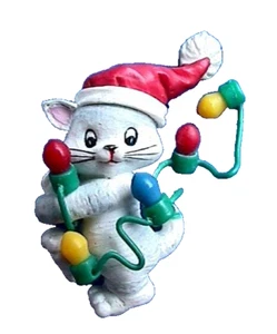 Avon PIN Weihnachten Vintage KATZE in LICHTERN WEIHNACHTSMANNMÜTZE 1998 Urlaub Brosche Schmuck - Bild 1 von 2