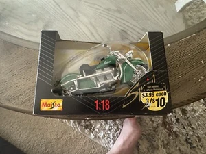 MAISTO 2-WHEELERS 1:18 DIE CAST METAL MOTORCYCLE VINTAGE INDIAN GREEN 1997 - Picture 1 of 2
