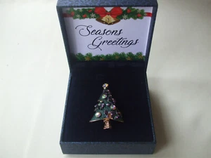 Beautiful Christmas Tree Brooch Purple & AB Stones Boxed Seasons Greetings New - Picture 1 of 2