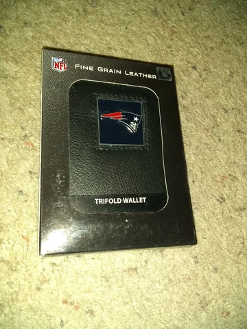 New England Patriots Fine Gain Leather Trifold Wallet Cover