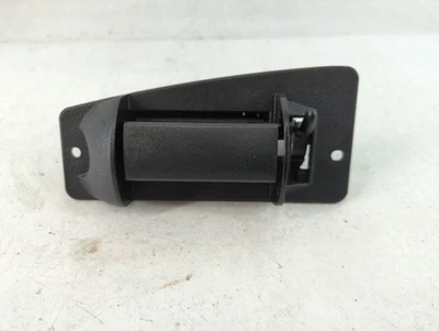 2004 雪佛兰索罗德 1500 司机侧内前门把手 Oem AFLF9 — 第 1/4 张图片